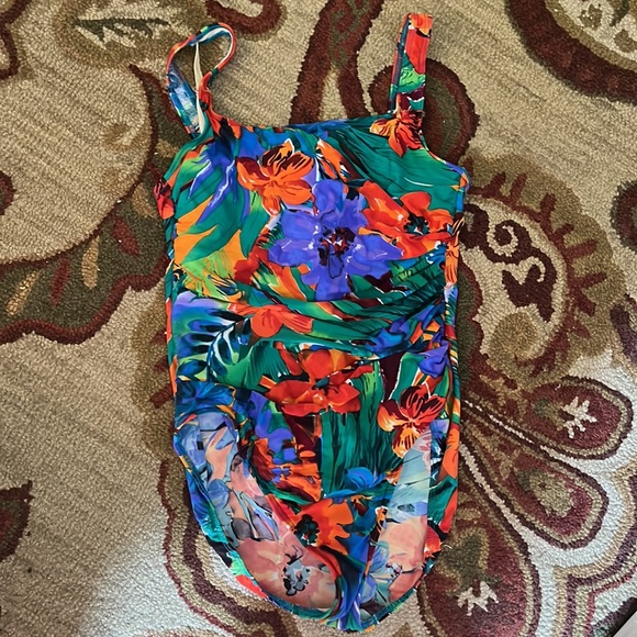 MIRACLESUIT Size LARGE Underwire Slimming Vibrant Florals Gathers $138 - Picture 8 of 16